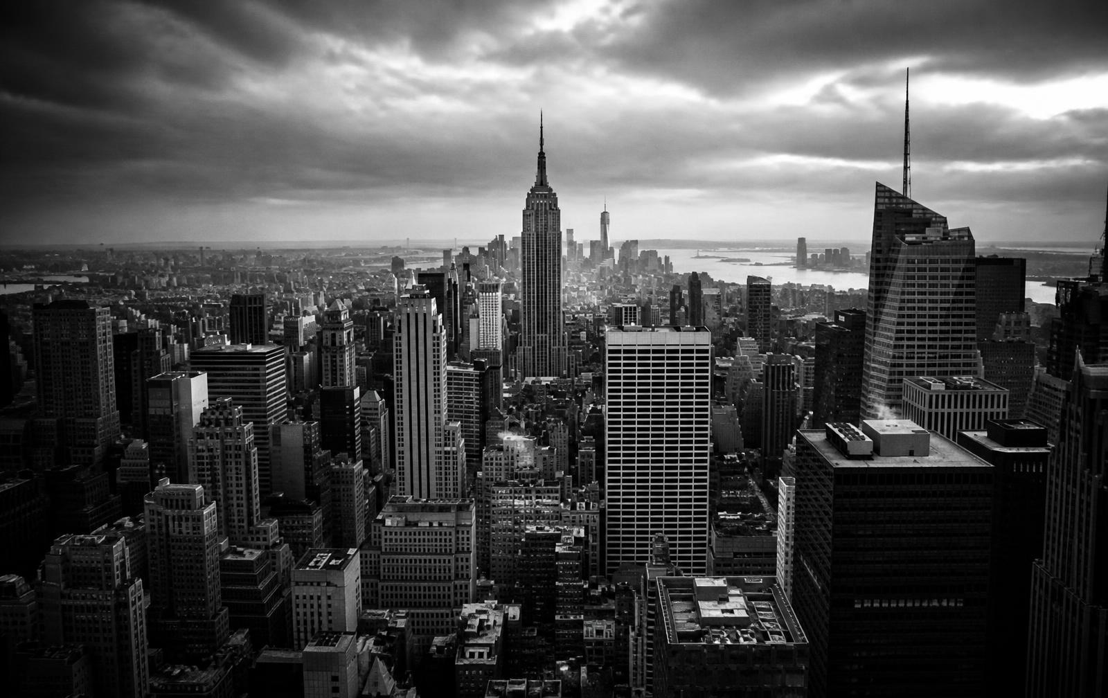 Black and white view of the New York City skyline